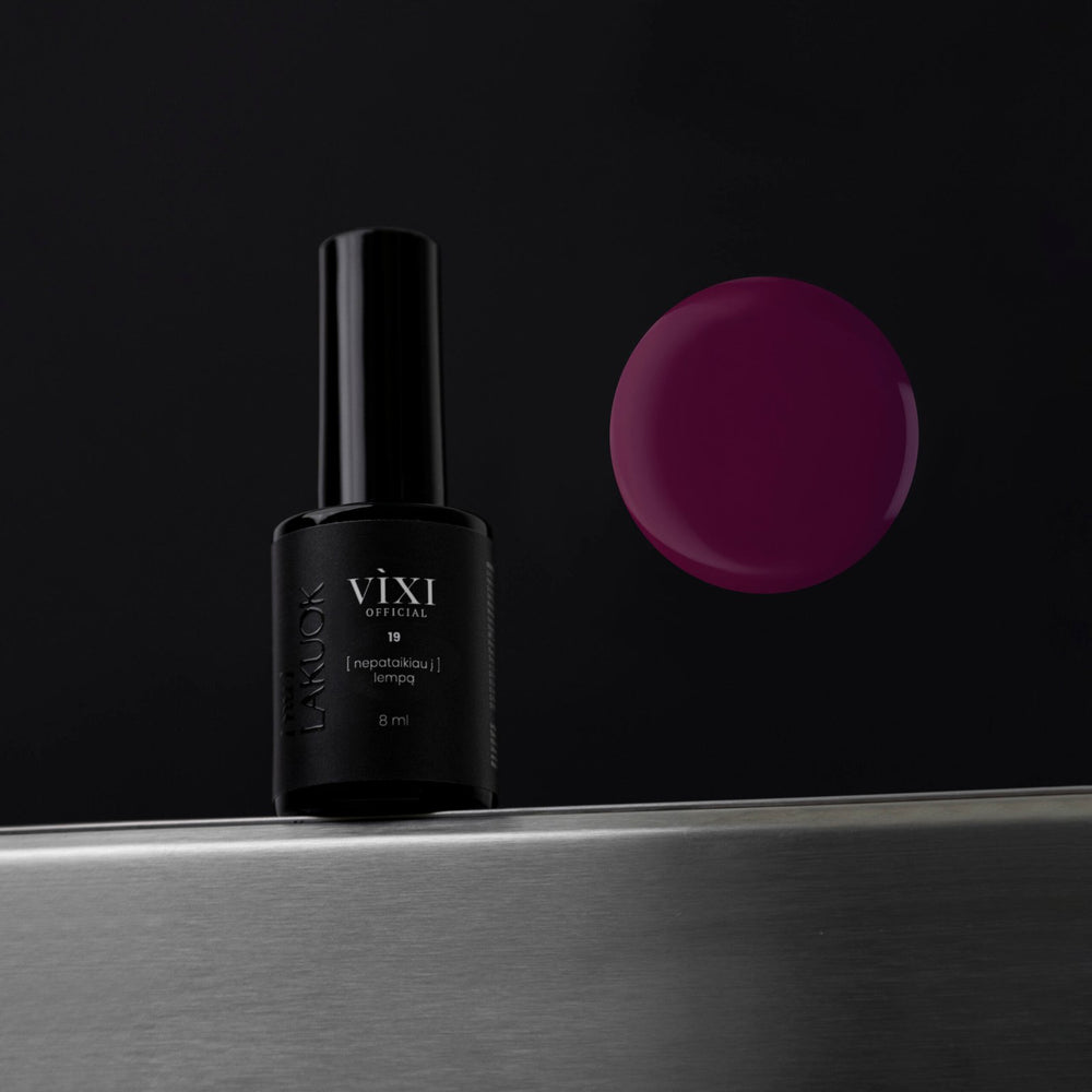Vernis semi-permanent No. 19 [je n'ai pas bien mis la main sous la lampe]