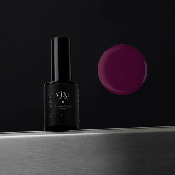 Vernis semi-permanent No. 19 [je n'ai pas bien mis la main sous la lampe]