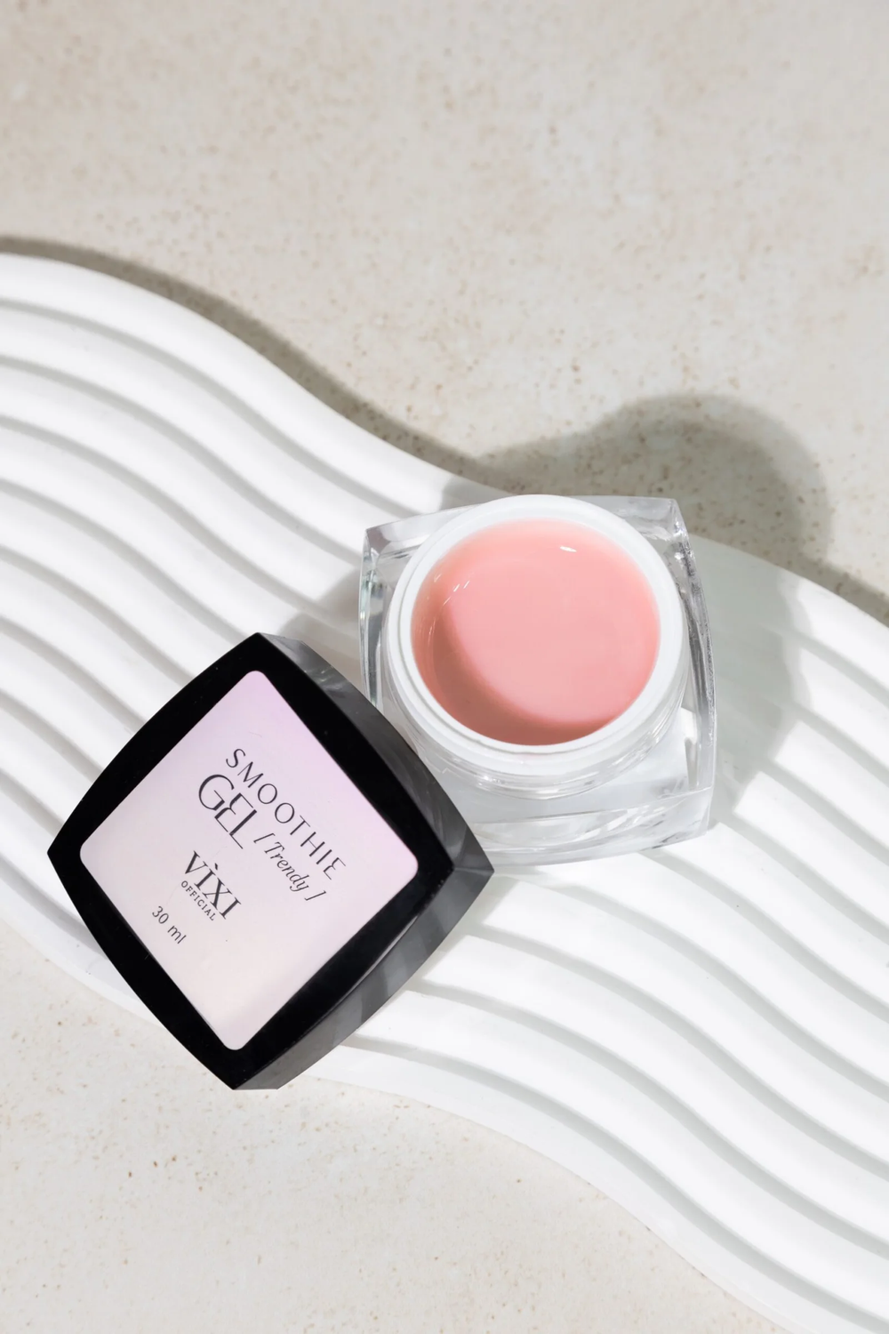 Smoothie Gel Tendance - pot ouvert sur fond blanc
